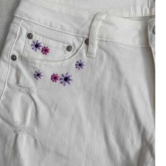 Candace‎ Cameron Bure Embroidered white Flower Jeans size 10P - Picture 4 of 5